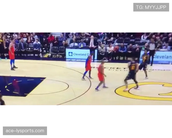 孔帕尼赛场像将军，下班像隔壁大叔，这反差让我好想去翻他衣柜