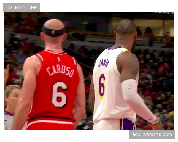 NBA篮球规则解析：脚踢球违例如何判定及处罚标准？